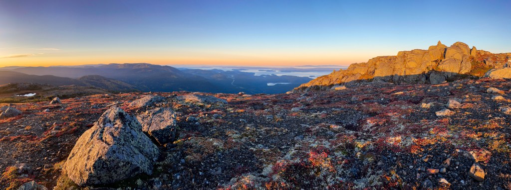Expédition dans les monts&nbsp;Groulx